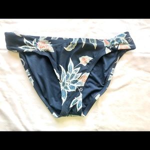 Carve Designs Cardiff Bikini Bottoms Batik Floral Size S Swimwear